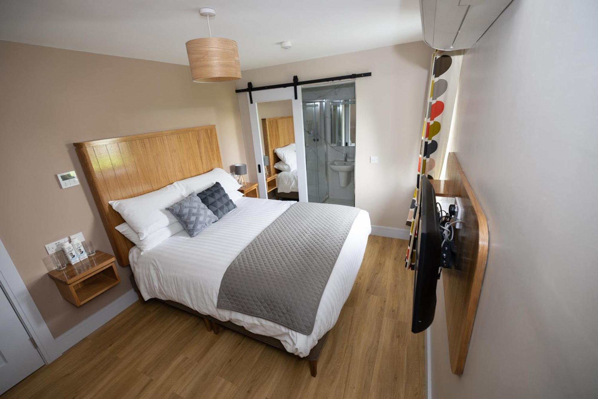 Double Room with Private Bathroom