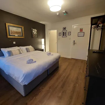 Parliament Inn-3